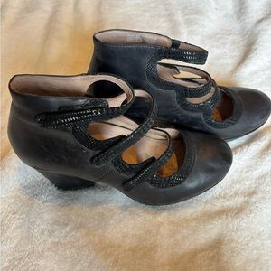 Stylish Black Women's Dansko heels